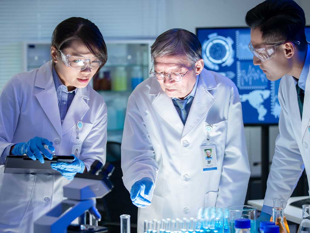 alcohol confirmatory test 1 2 Three professionals analysing samples
